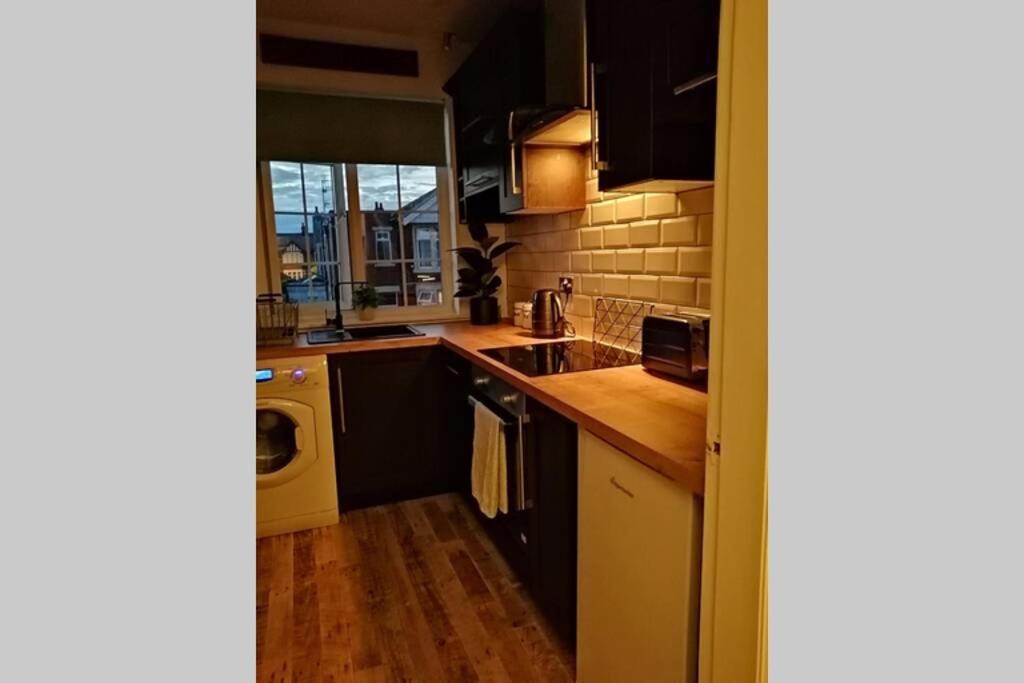 Unique 2 Bedroom Apartment In The Ideal Location Blackpool Bagian luar foto